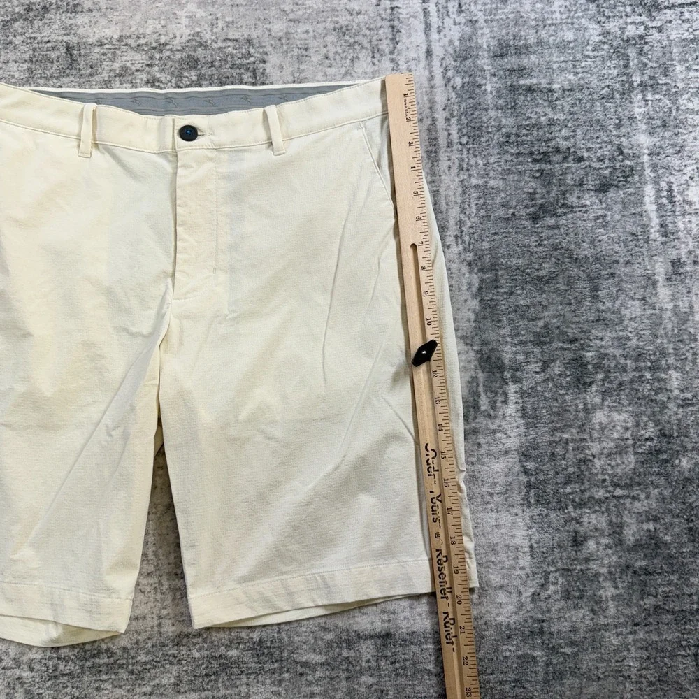 Tommy Bahama Chip Shot Golf Shorts Mens 34 Cream Performance Ripstop Chino
